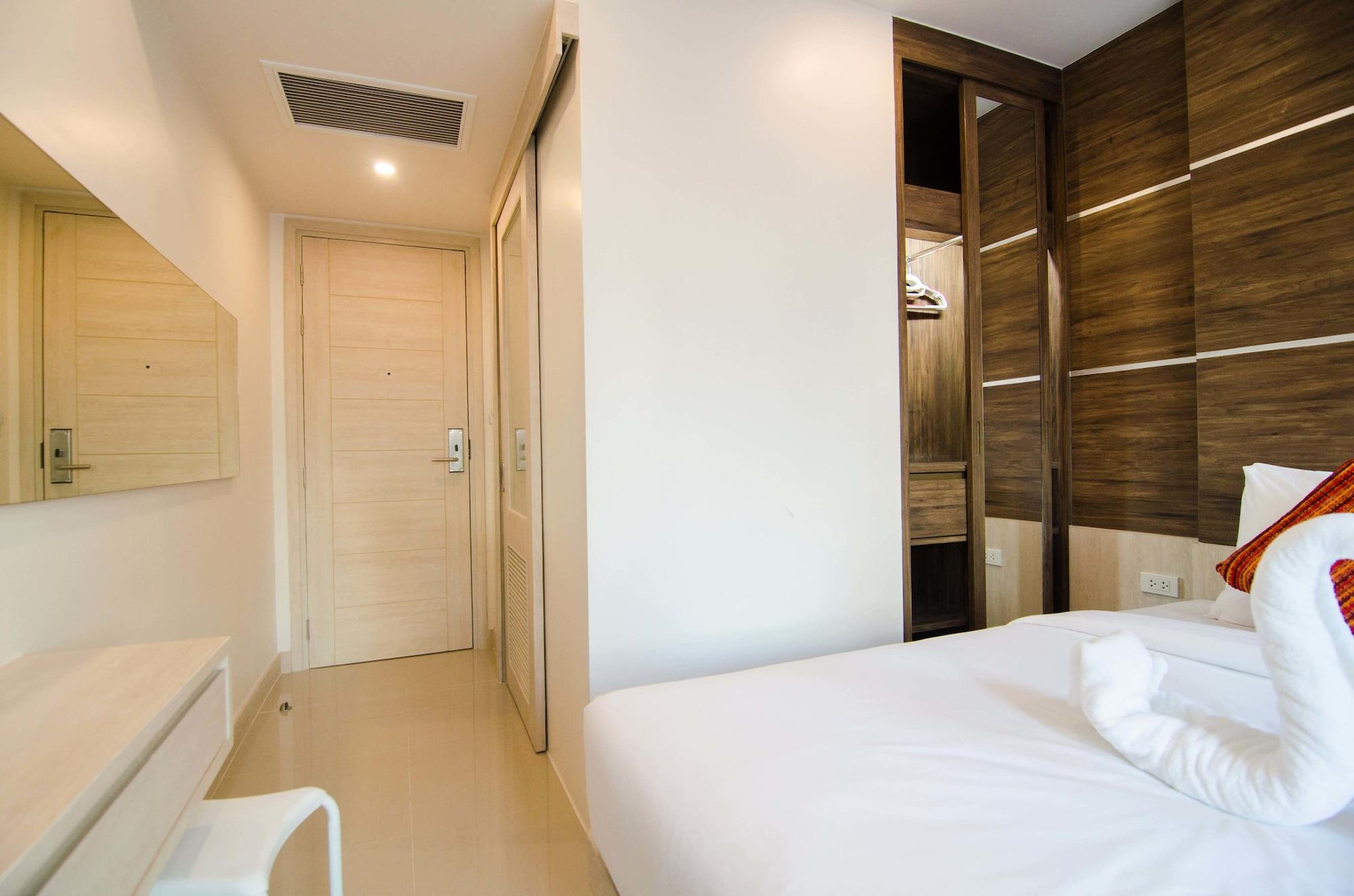 Centro One Bangla Hotel Patong Exterior foto