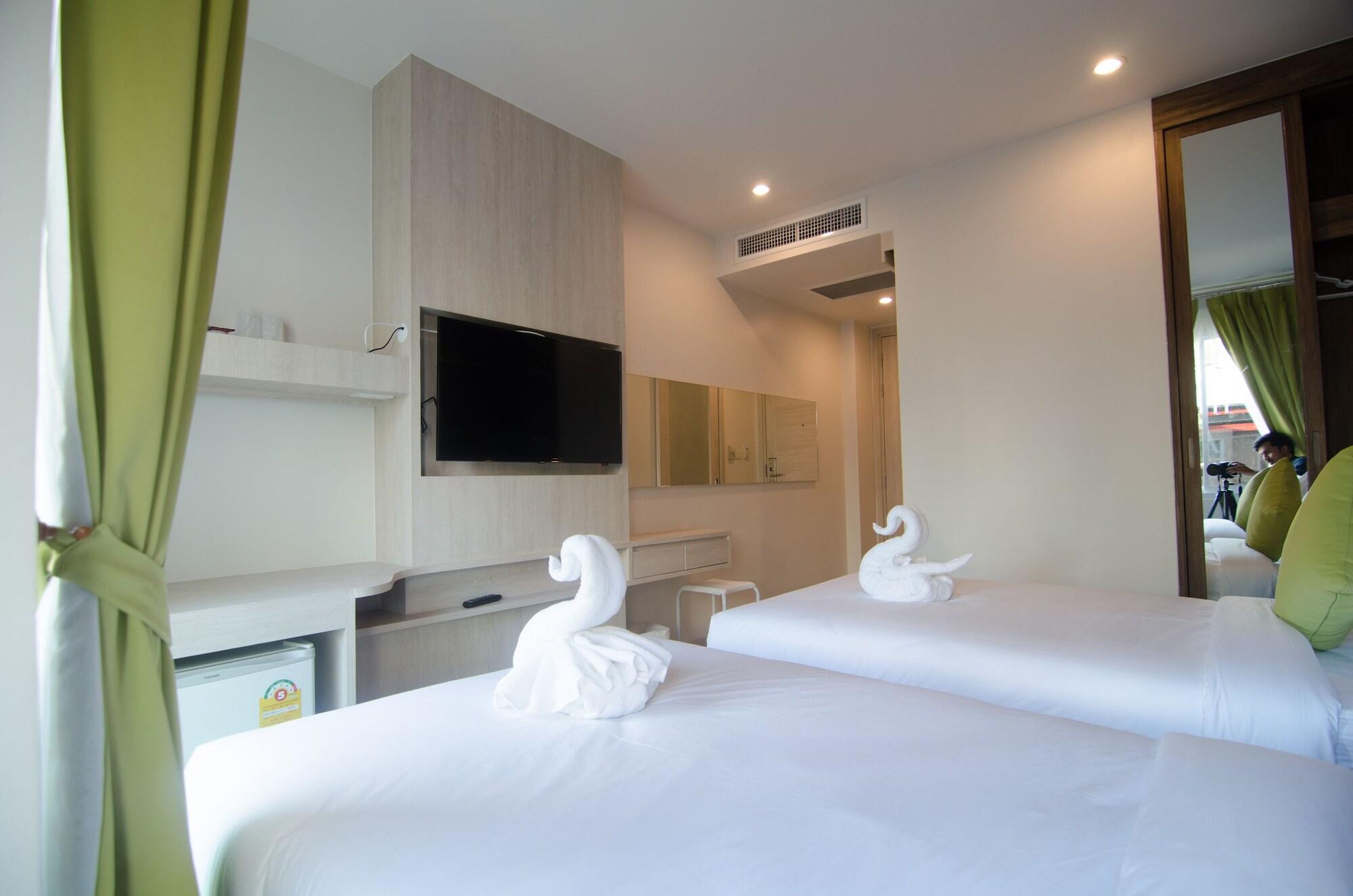 Centro One Bangla Hotel Patong Exterior foto